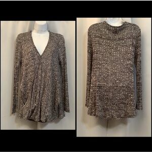 Line Up Top Women’s Size Small Knit Cross Over Grey